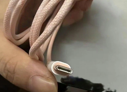 武陵苹果15维修店分享iPhone15USB-C数据线长啥样